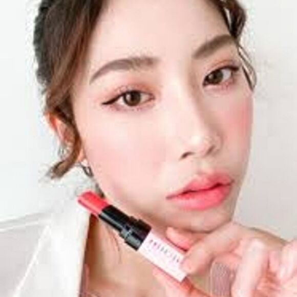 Bobbi Brown Bare Melon Extra Lip Tinted Balm - Picture 11 of 17
